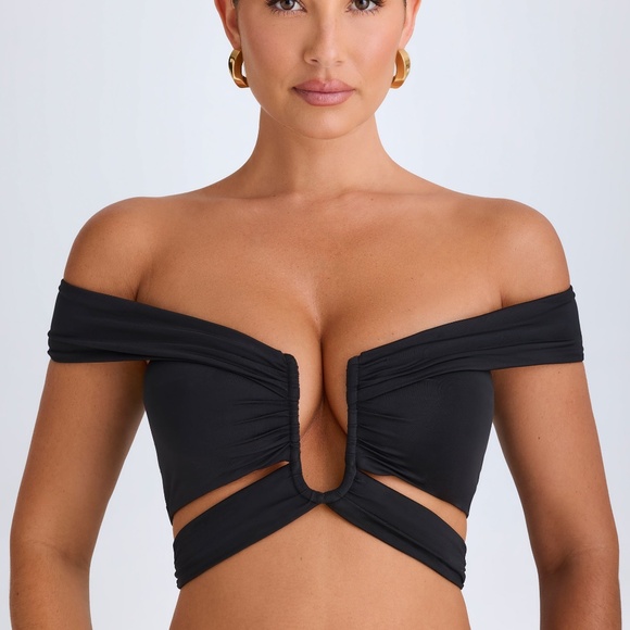 Oh Polly Cut-Out Off-Shoulder Crop Top in Black Size XXSXXS - Picture 1 of 3